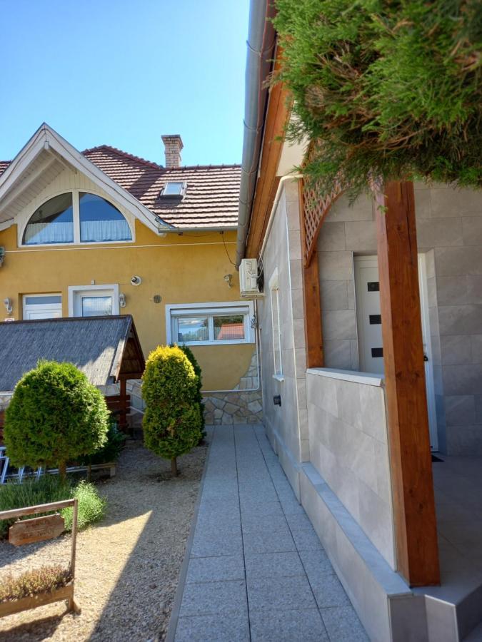 Bed and Breakfast Viola Vendeghaz Pápa Exteriér fotografie