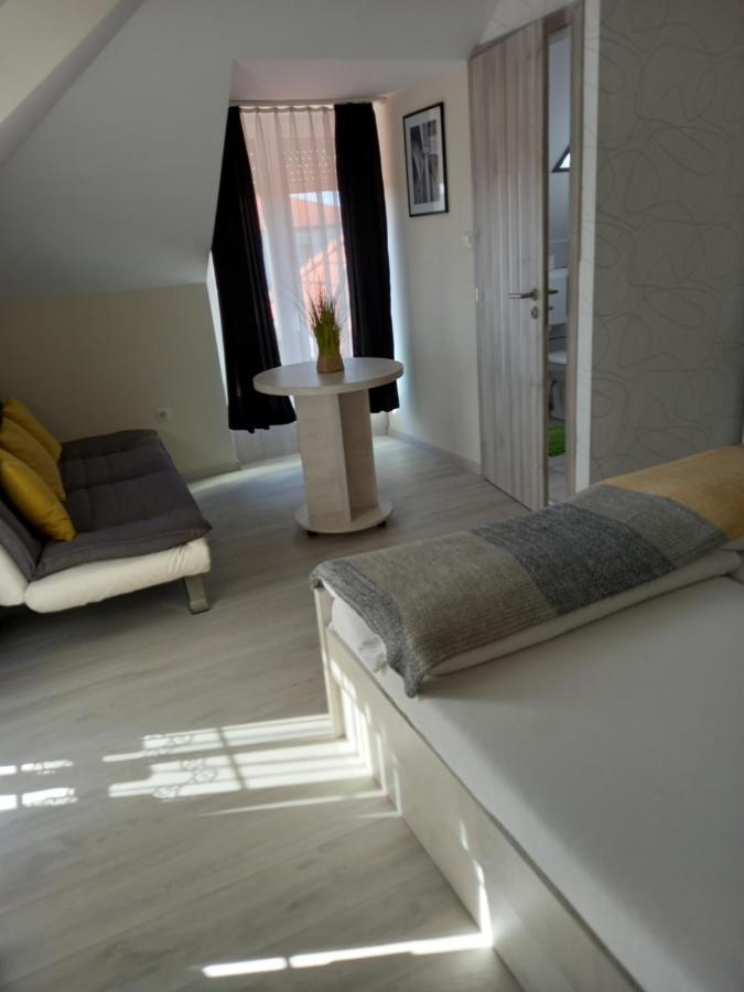 Bed and Breakfast Viola Vendeghaz Pápa Exteriér fotografie