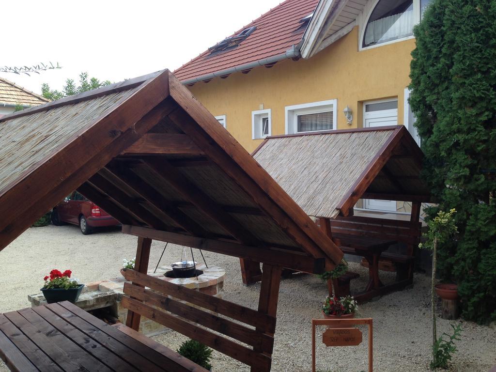 Bed and Breakfast Viola Vendeghaz Pápa Exteriér fotografie